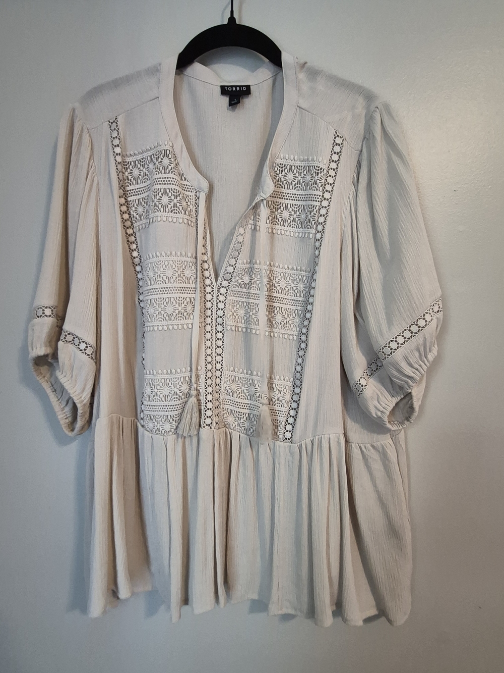 Women's 1X Torrid Cream Lace-Panel Peasant Tunic